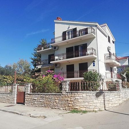 Danyja Apartments Sveti Filip i Jakov Exteriör bild