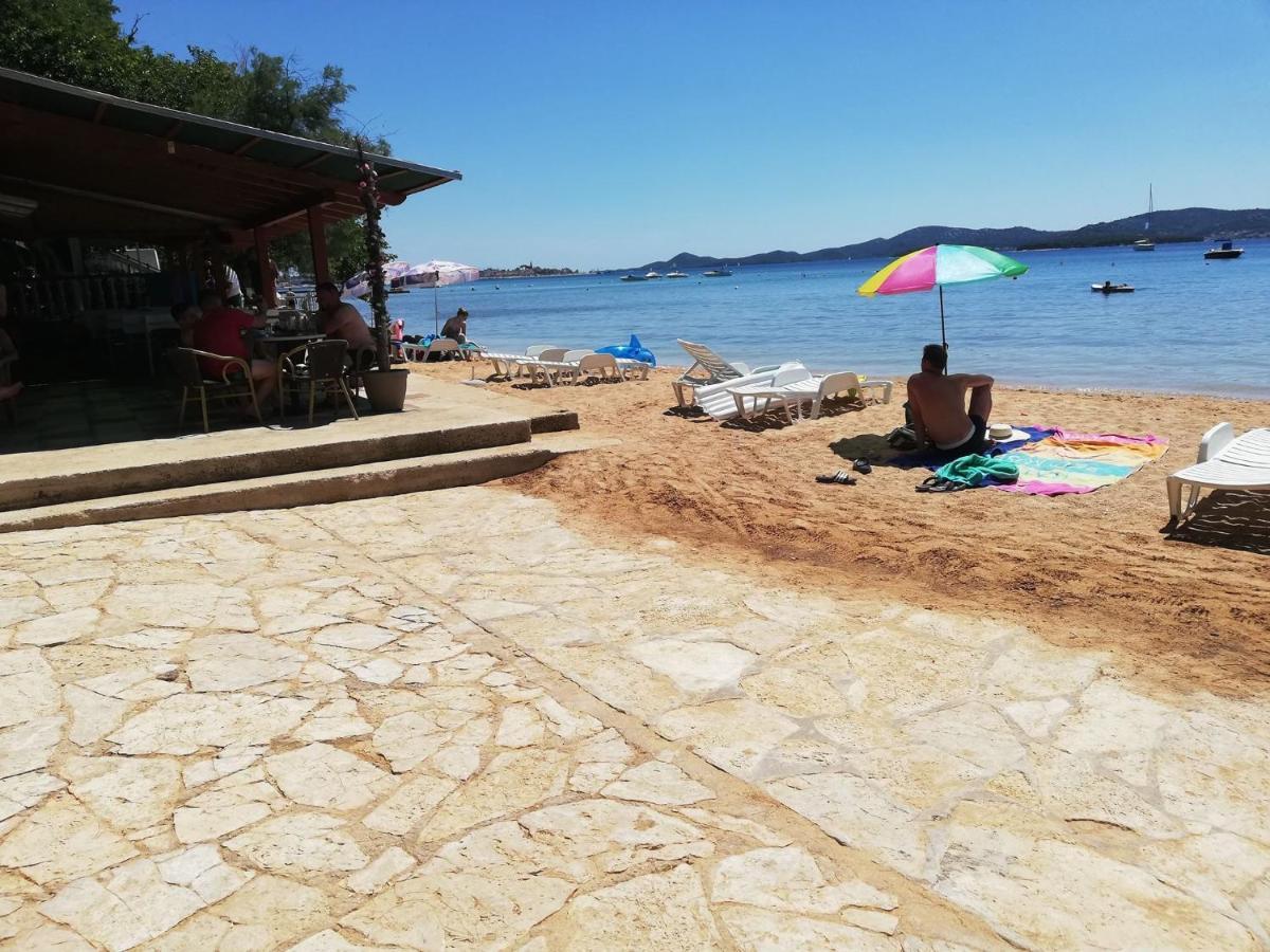 Danyja Apartments Sveti Filip i Jakov Exteriör bild
