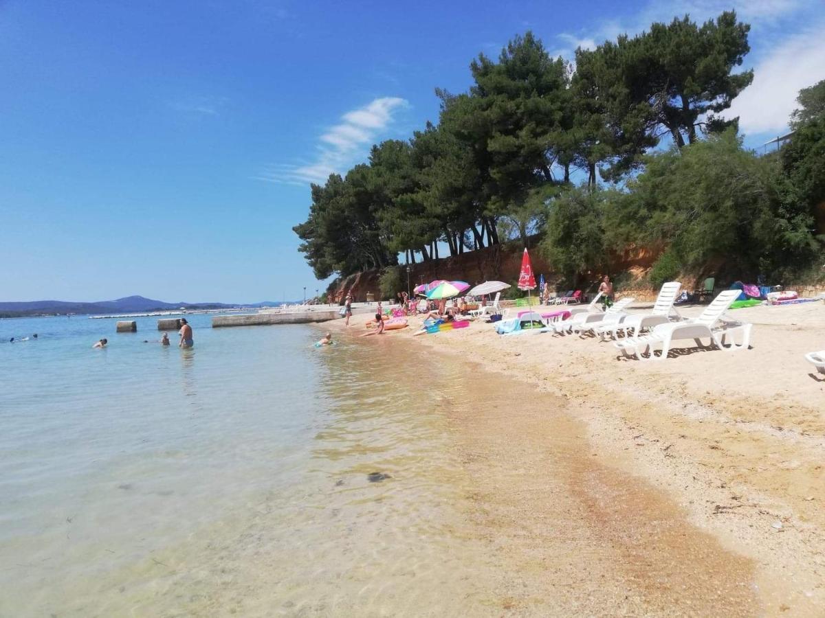 Danyja Apartments Sveti Filip i Jakov Exteriör bild