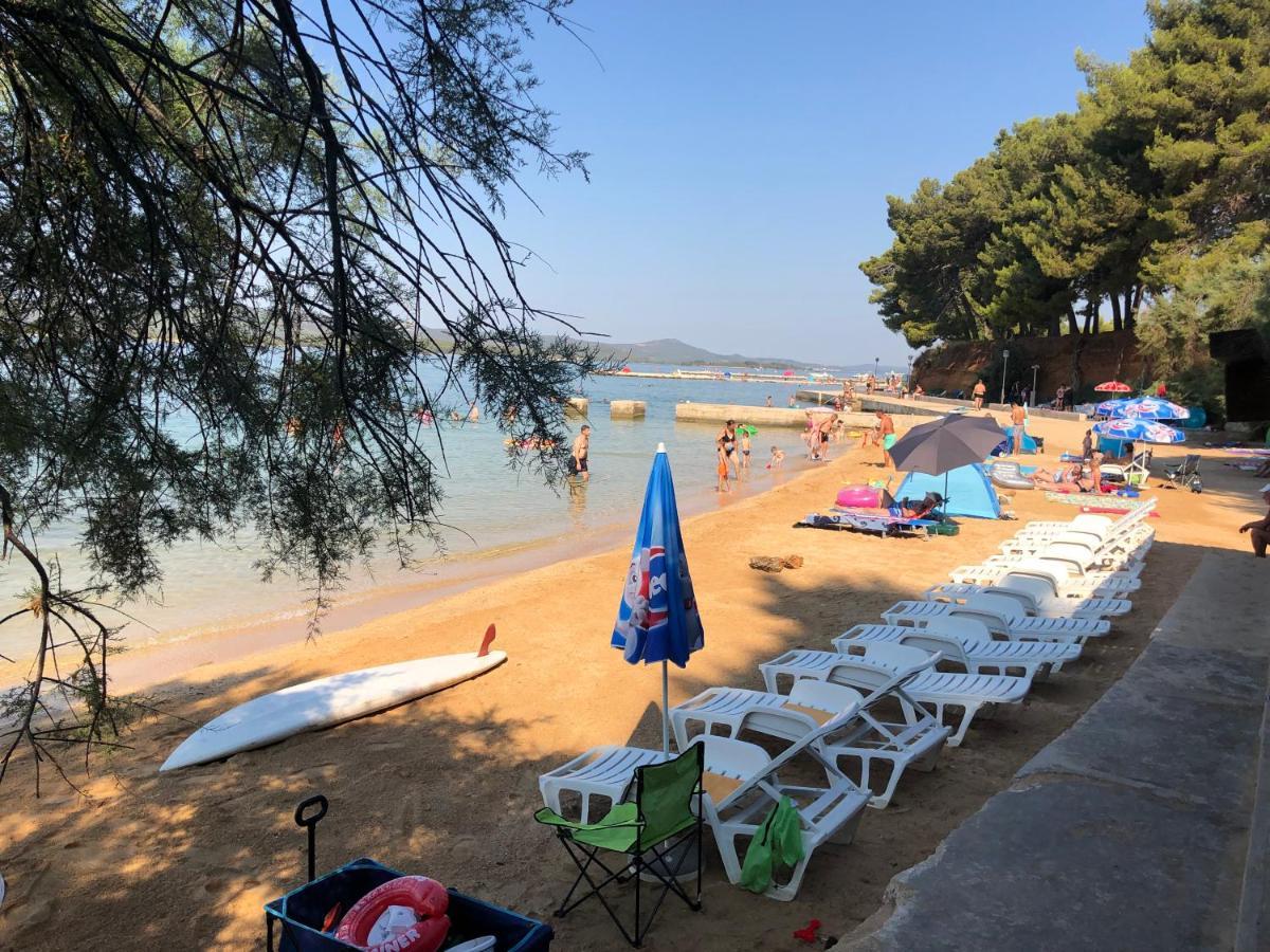 Danyja Apartments Sveti Filip i Jakov Exteriör bild