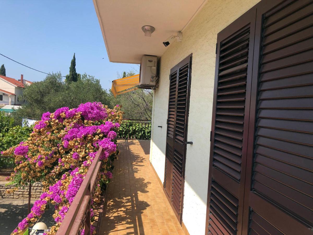 Danyja Apartments Sveti Filip i Jakov Exteriör bild
