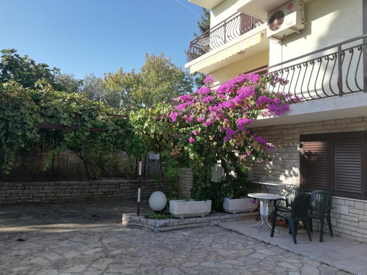 Danyja Apartments Sveti Filip i Jakov Exteriör bild