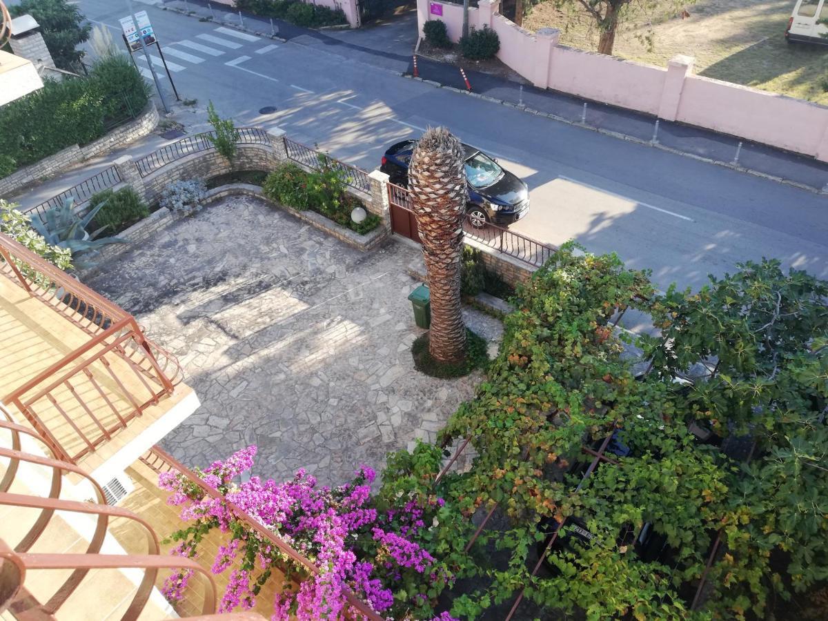 Danyja Apartments Sveti Filip i Jakov Exteriör bild