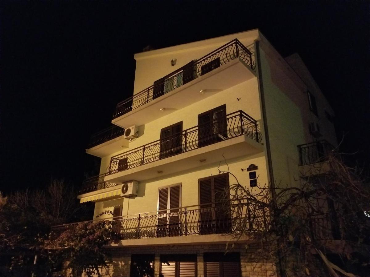 Danyja Apartments Sveti Filip i Jakov Exteriör bild