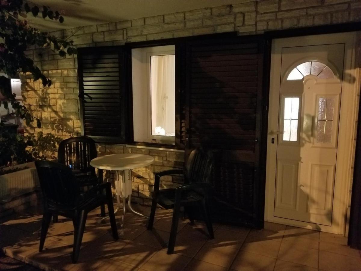 Danyja Apartments Sveti Filip i Jakov Exteriör bild