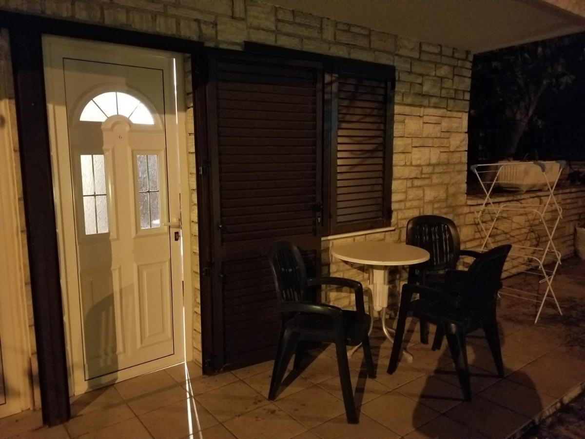 Danyja Apartments Sveti Filip i Jakov Exteriör bild